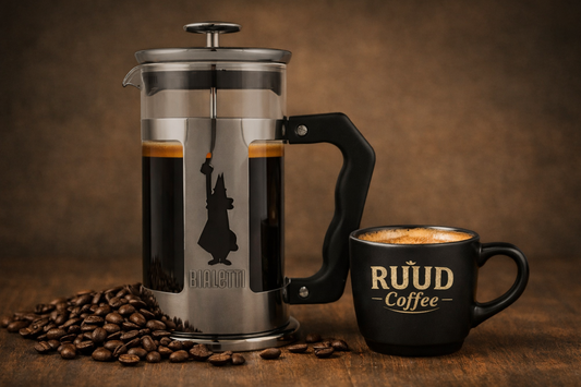 Bialetti Preziosa French Press 1L with stainless steel frame and borosilicate glass jug for traditional coffee brewing with RUUD coffee mug